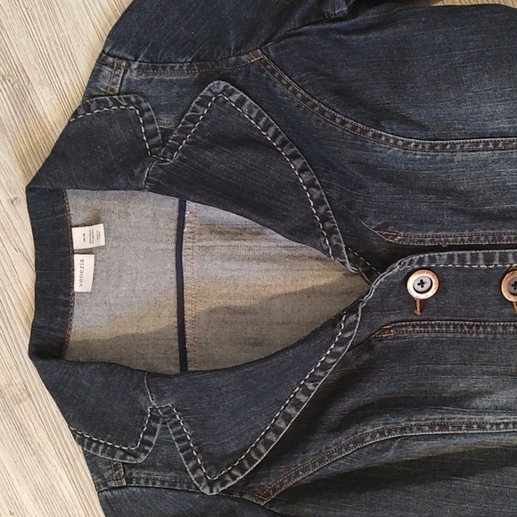 VENEZIA Denim Jacket with Decorative Pockets 3/4" Sleeves. Size 14/16 - Picture 6 of 9